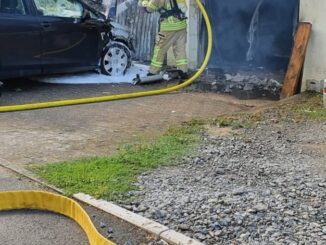 FW Lügde: Garage steht in Vollbrand