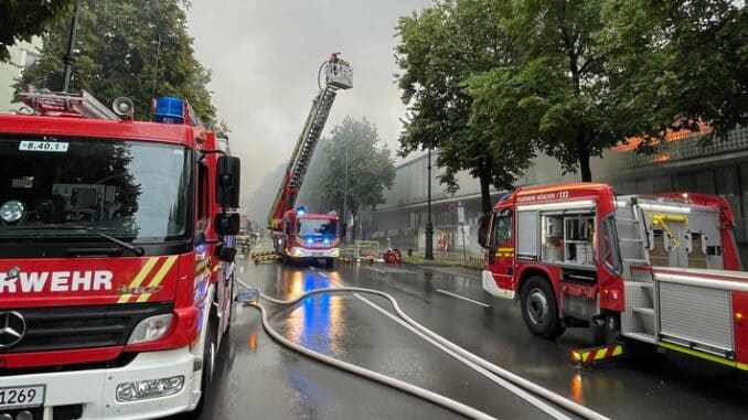 FW-M: Brand im Prinzregentenstadion (Bogenhausen)
