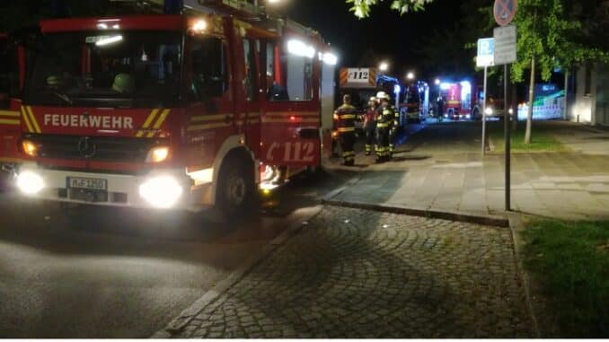 FW-M: Brand in Schule (Nymphenburg)