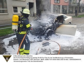 FW-M: Brennende Fahrzeuge im Stadtgebiet (Maxvorstadt und Sendling)