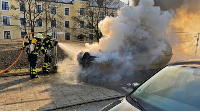 FW-M: Containerbrand mit Rauchausbreitung (Georgenschwaige)