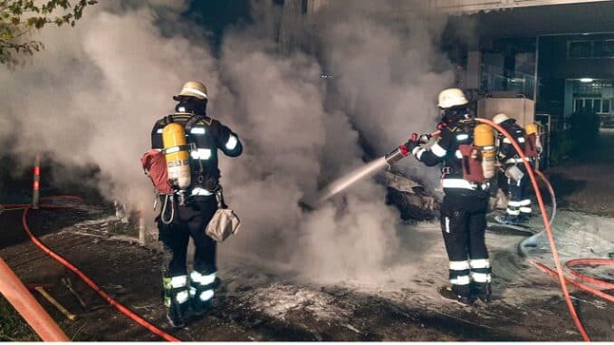 FW-M: E-Autos in Flammen (Sendling)