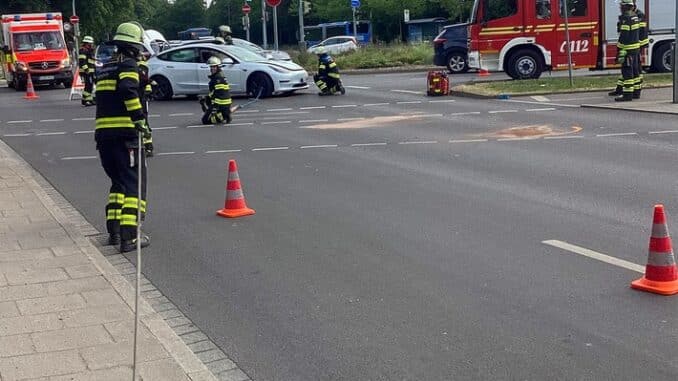 FW-M: Eine Verletzte bei Verkehrsunfall (Moosach)