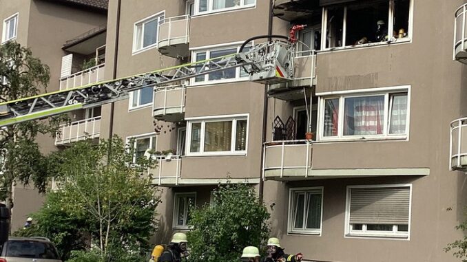 FW-M: Erheblicher Schaden bei Zimmerbrand (Sendling)