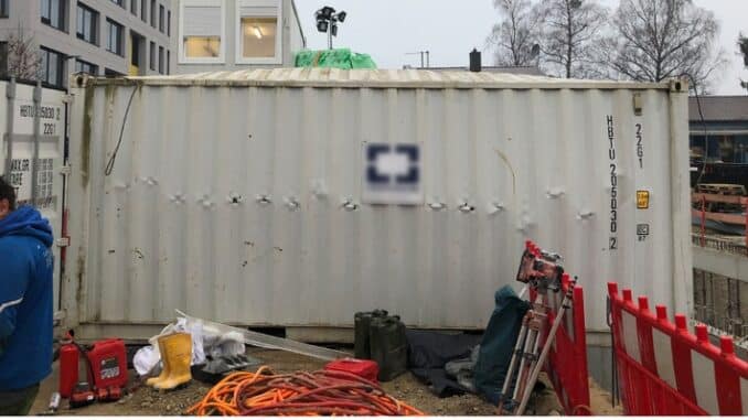 FW-M: Explosion auf Baustelle (Berg am Laim)