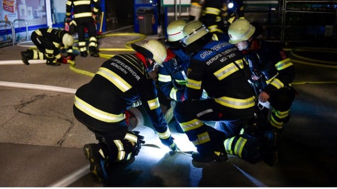 FW-M: Feuer im Baumarkt (Ramersdorf)