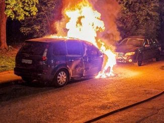 FW-M: Flammen im Motorraum (Laim)