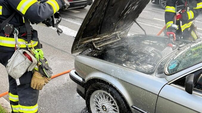 FW-M: Flammen zerstören Sammlerstück (Milbertshofen)