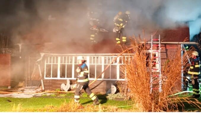 FW-M: Gartenhütte in Flammen (Großhadern)