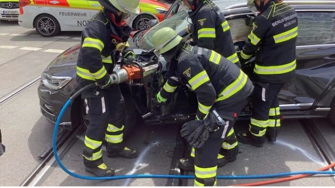 FW-M: Kreuzungskollision (Schwabing)