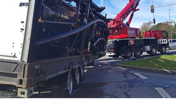 FW-M: Lkw sorgt für umfangreiche Sperrung (Westpark)