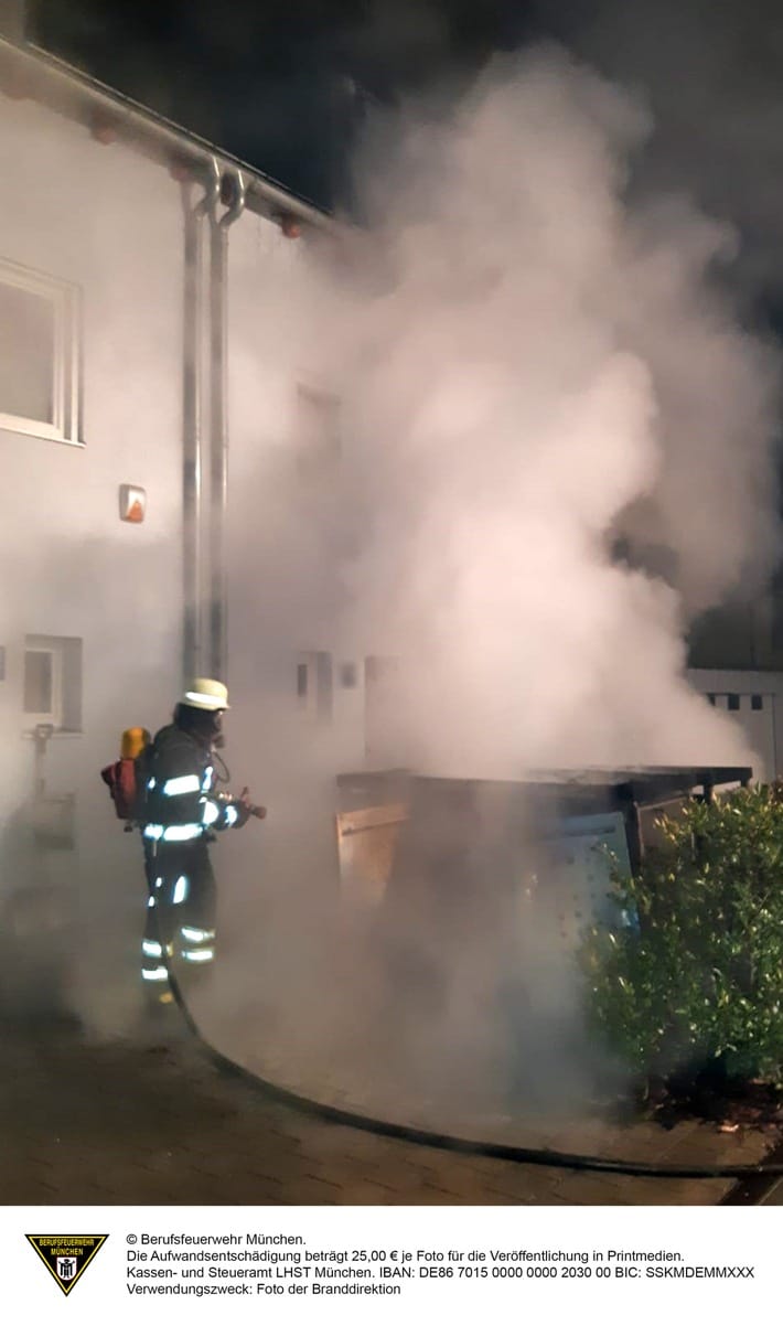 FW-M: Nächtlicher Mülltonnenbrand (Aubing)