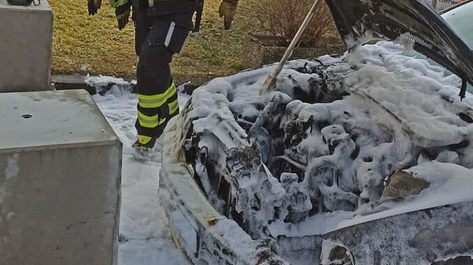 FW-M: PKW in Flammen (Waldtrudering)