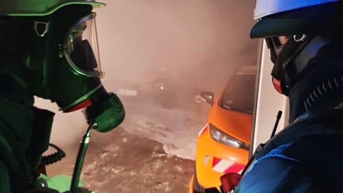 FW-M: Pkw-Brand in Garage (Sendling)