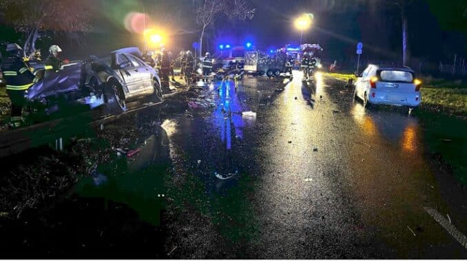 FW-M: Schwerer Verkehrsunfall (Fröttmaning)
