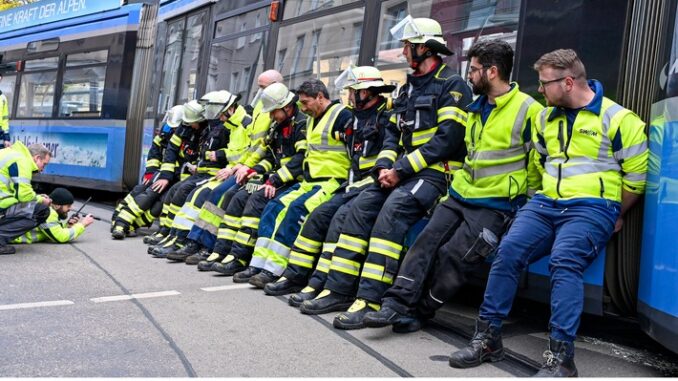 FW-M: Tram entgleist (Schwabing)