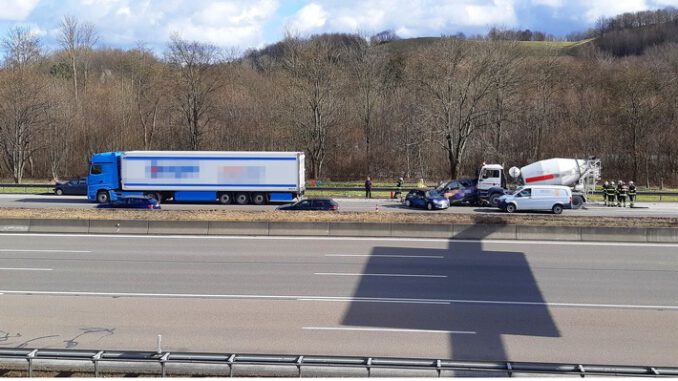 FW-M: Unfall auf der Autobahn (Fröttmaning)