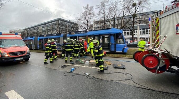 FW-M: Unfall mit einer Tram (Obergiesing-Fasangarten)