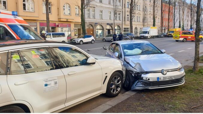 FW-M: Verkehrsunfall - eine Verletzte (Ludwigsvorstadt-Isarvorstadt)