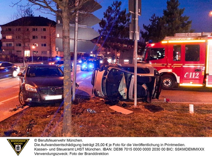 FW-M: Verkehrsunfall im Kreuzungsbereich (Sendling-Westpark)