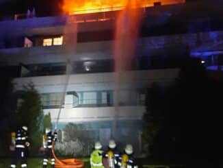 FW-M: Viele Verletzte bei Wohnungsbrand (Sendling)