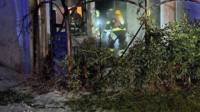 FW-M: Wohnung nach Feuer unbewohnbar (Aubing)