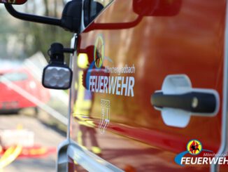 FW-MG: Feuerwehr befreit eingeklemmte Person