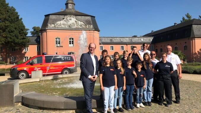 FW-MG: Spende der Volksbank Mönchengladbach eG für die Kinderfeuerwehr