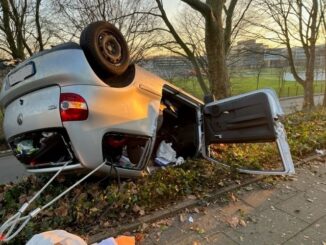 FW-MH: Mehrere Verkehrsunfälle beschäftigen die Feuerwehr Mülheim