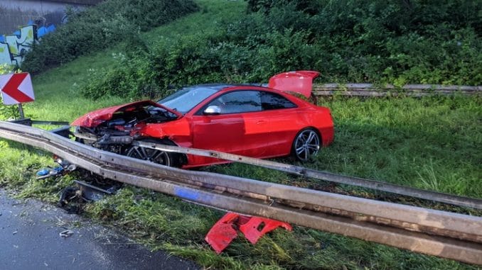FW-MH: Schwerer Verkehrsunfall auf der BAB40