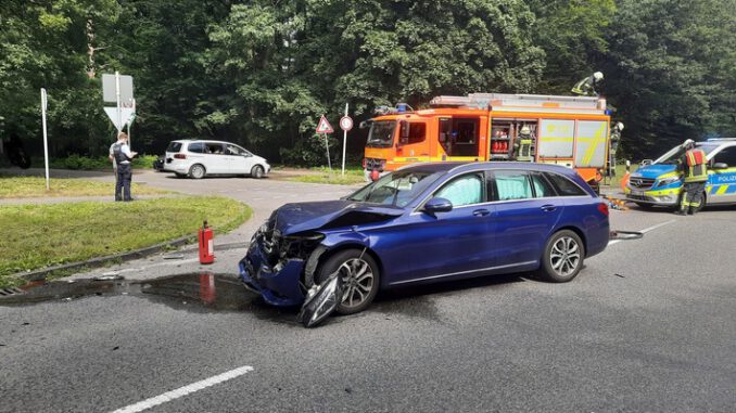FW-MH-Verkehrsunfall-auf-dem-Uhlenhorstweg.jpeg FW-MH: Verkehrsunfall auf dem Uhlenhorstweg