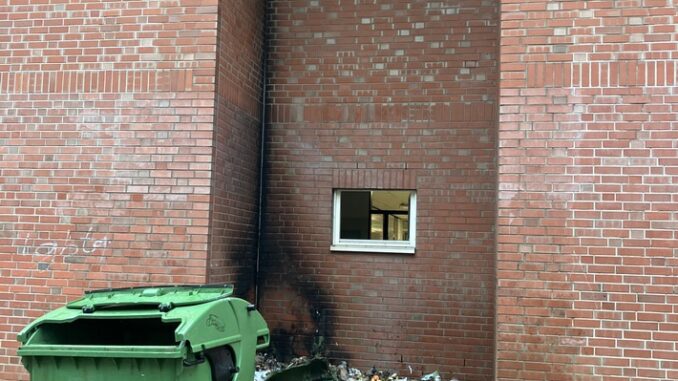 FW-MH: Vermutlich zwei Brandstiftungen am späten Nachmittag
