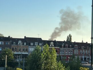 FW-MH: Zwei Rauchsäulen über dem Mülheimer Stadtgebiet