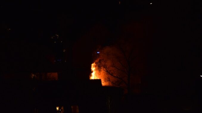 FW-MK: Hecke in Vollbrand
