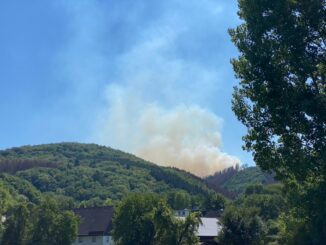 FW-MK: Iserlohner Feuerwehr unterstützt bei Waldbrand in Plettenberg