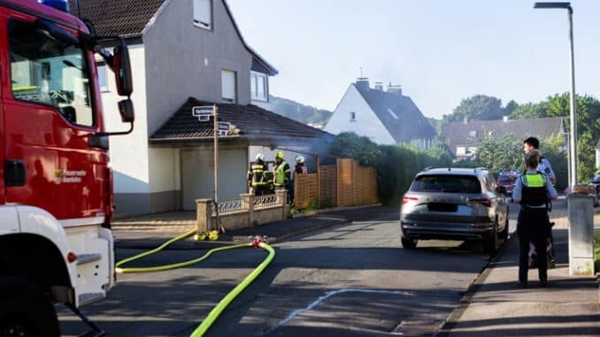 FW-MK: Rauchentwicklung aus einer Garage