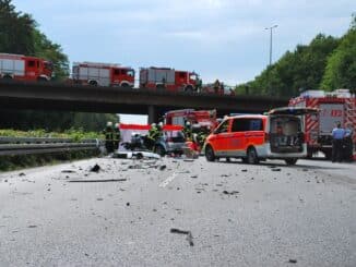 FW-MK: Schwerer Verkehrsunfall auf der Autobahn - zwei Rettungshubschrauber im Einsatz