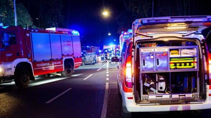 FW-MK: Schwerer Verkehrsunfall auf der Baarstraße