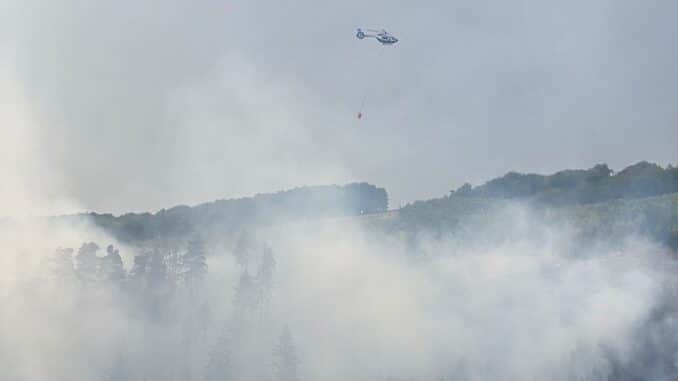 FW-MK: Waldbrand am Hegenscheid - Feuerwehren weiterhin im Großeinsatz