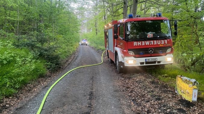 FW-MK: Zwei Brandstellen im Wald beschäftigen die Feuerwehr Iserlohn