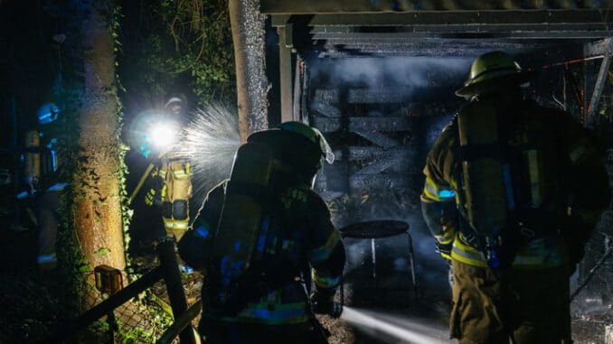 FW Menden: Carportbrand