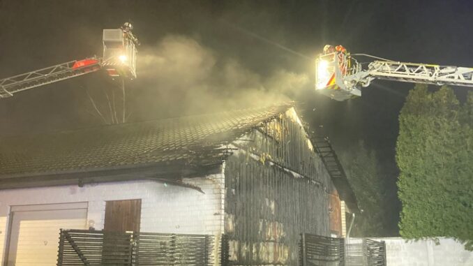 FW Minden: Brand einer Hausfassade