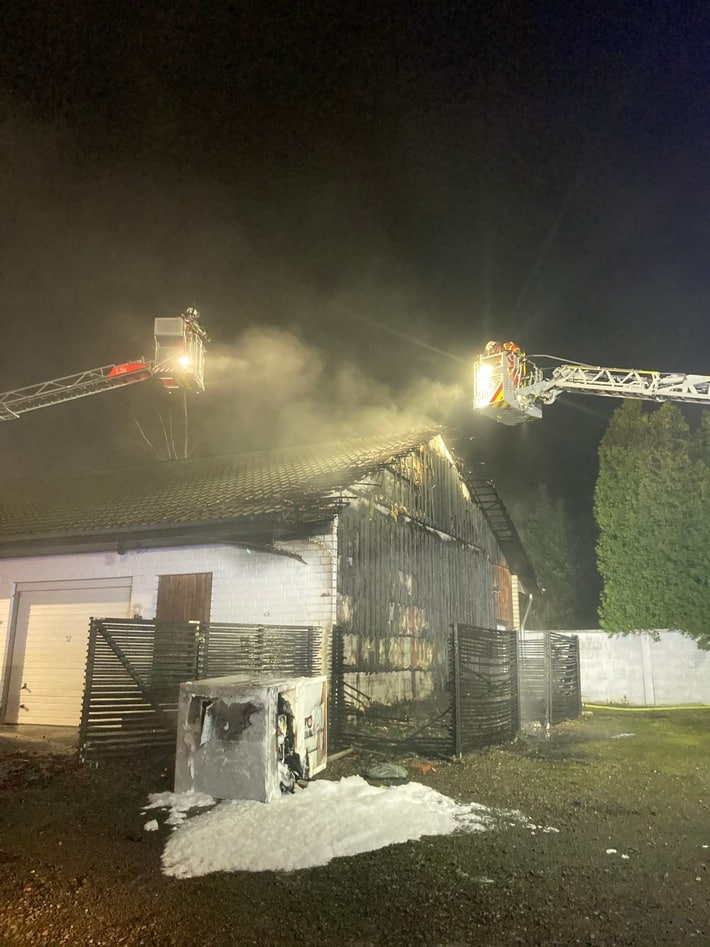 FW Minden: Brand einer Hausfassade