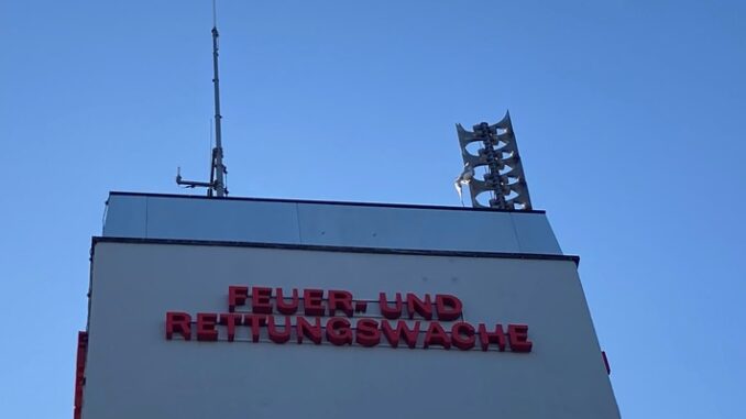 FW Minden: Eingeklemmte Möwe befreit