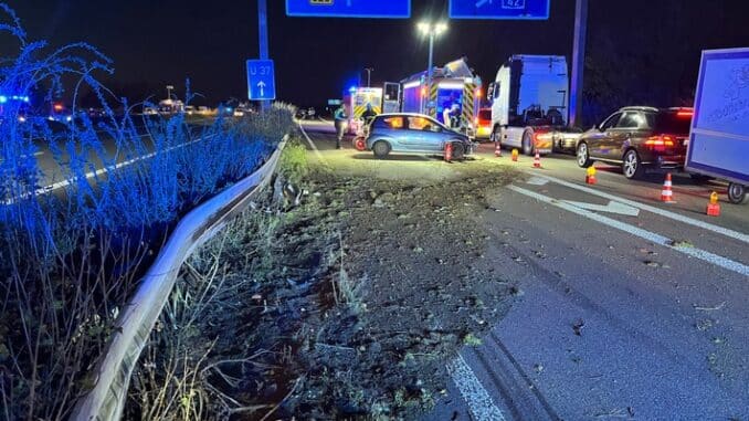 FW Moers: Mehrere Unfälle auf der A57 am Sonntagabend / Verletzte Personen
