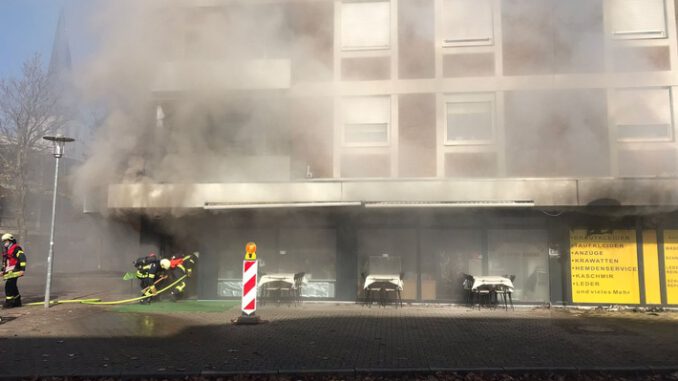 FW-NE: Brand in einem Restarant *Erstmeldung