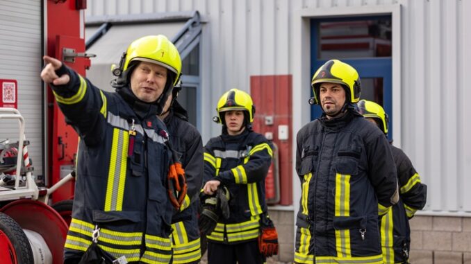 FW-NE: Feuerwehr Neuss erreicht historischen Teilnehmerrekord in der Grundausbildung | Mitgliedergewinnungsaktion ist ein Erfolg