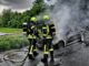 FW-NE: PKW in Vollbrand | Starke Rauchentwicklung