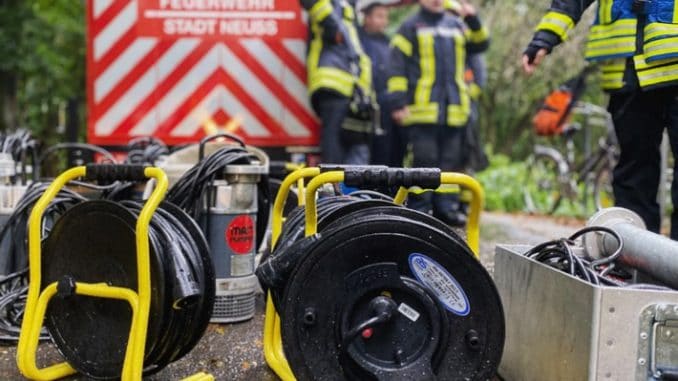 FW-NE: Sieben Löschzüge im Einsatz | 19 Einsätze nach Starkregen-Ereignis