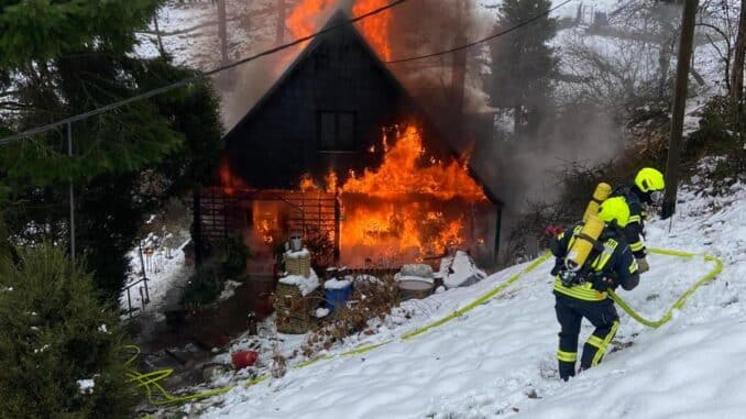 FW Nideggen: Wohnhausbrand in Abenden